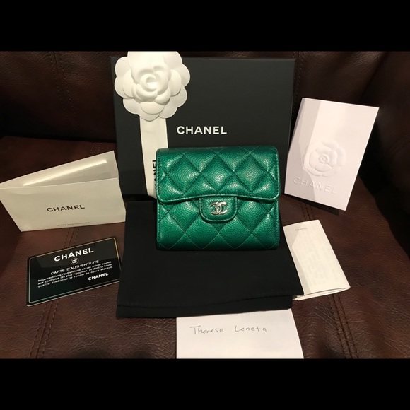 CHANEL Handbags - Chanel Emerald Green Wallet